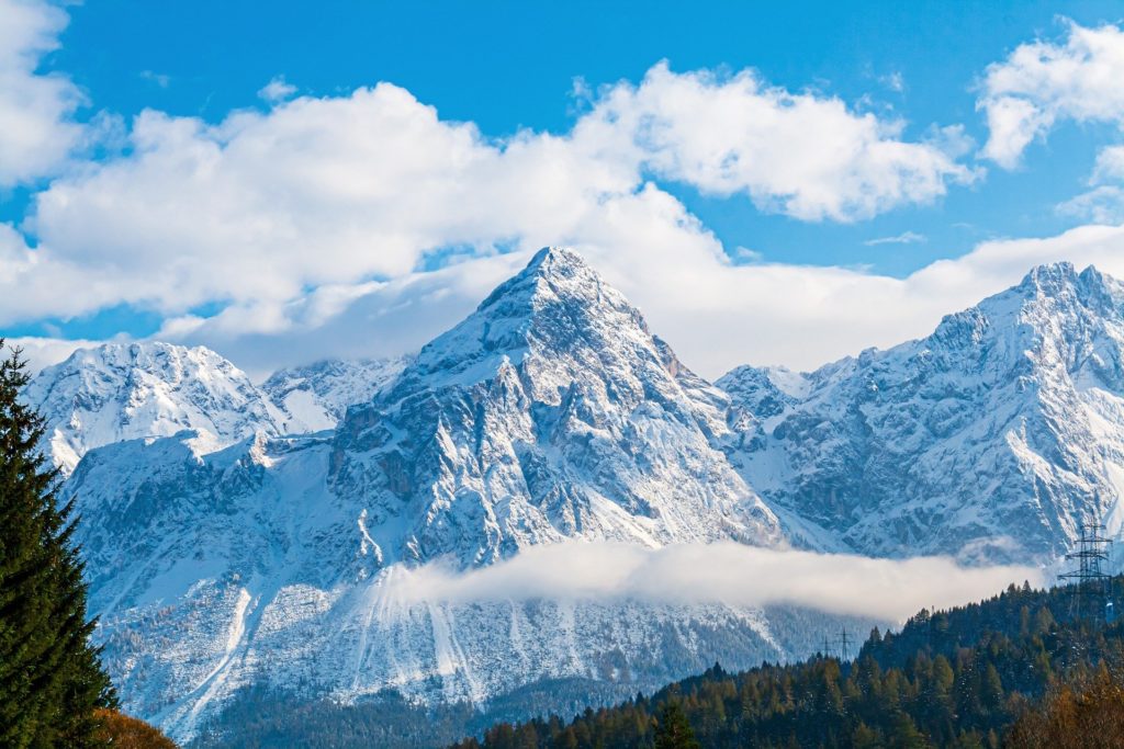 Mettle Insurance helps risk advisors picture of a snowy mountain top